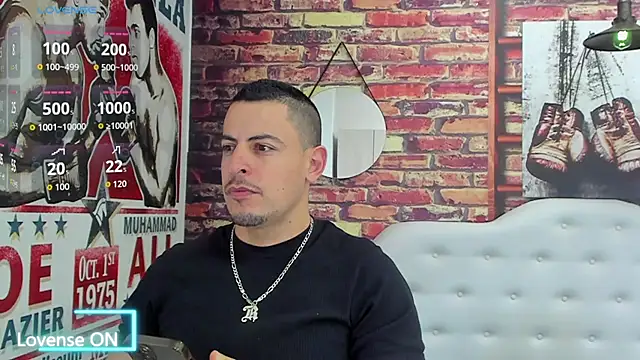 Snapshot of scotty_musicc chatting on October 1, 10:57 pm scotty musicc online show from October 1, 10:57 pm