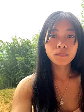 EmLy02 online show from October 11, 12:00 am