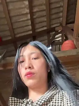 EmLy02 online show from April 3, 1:01 am