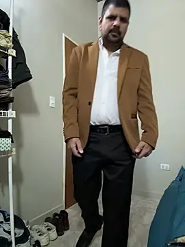 Snapshot of Diabloproducciones chatting on February 18, 1:25 am Diabloproducciones online show from February 18, 1:25 am