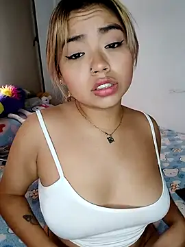 Emily  Hott online show from November 18, 9:29 pm