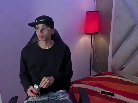 nicolai drake online show from November 30, 4:13 am