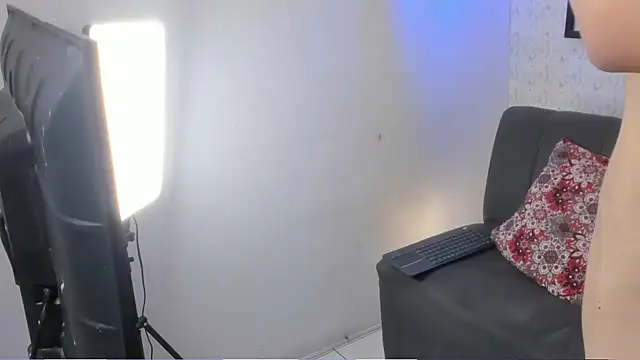 nicolai drake online show from November 1, 3:35 am