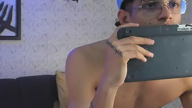 nicolai drake online show from October 27, 7:53 am