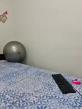 Nina vallon online show from October 4, 10:39 am