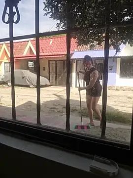 Nina vallon online show from November 4, 1:26 pm