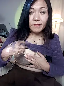 Snapshot of Joanna1122 chatting on November 21, 4:28 pm Joanna1122 online show from November 21, 4:28 pm