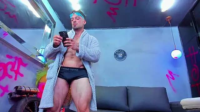 Snapshot of dennis_cox1 chatting on September 11, 12:32 am dennis cox1 online show from September 11, 12:32 am