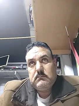 mM0140 online show from December 15, 3:51 pm