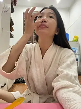 Miumieu online show from November 12, 2:43 pm