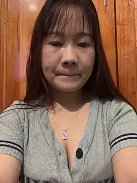 qinejr37 online show from October 1, 11:52 pm
