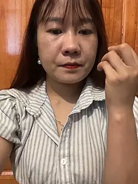 Snapshot of qinejr37 chatting on October 21, 8:25 am qinejr37 online show from October 21, 8:25 am