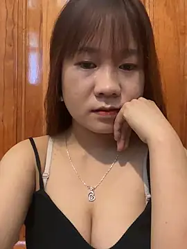 qinejr37 online show from October 13, 12:45 am