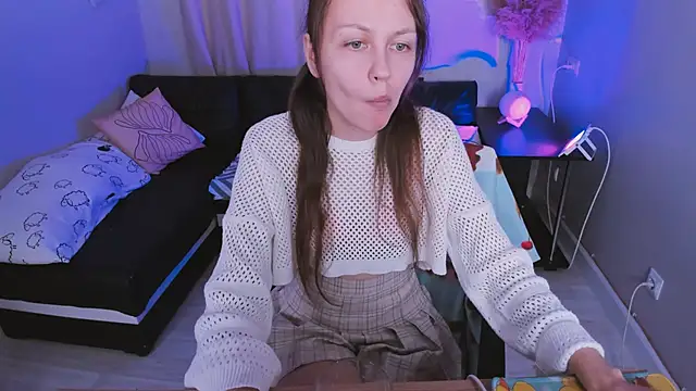 Snapshot of Mia_meowXkiss chatting on October 21, 4:39 pm Mia meowXkiss online show from October 21, 4:39 pm