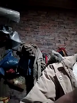   Ngoc20   online show from December 2, 6:15 am