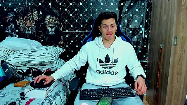 javiersexymann online show from February 25, 6:24 am