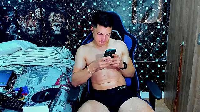 javiersexymann online show from February 7, 4:15 pm