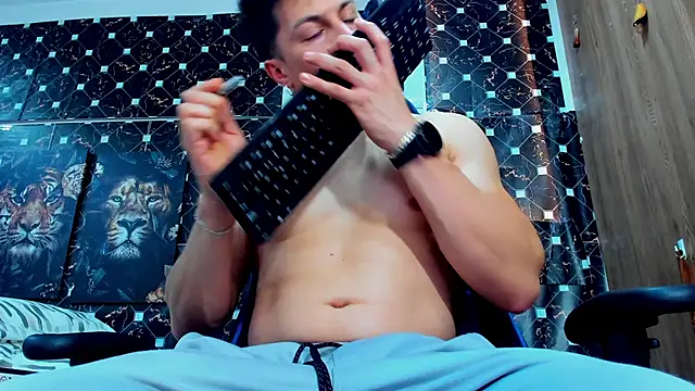 javiersexymann online show from February 18, 7:43 pm