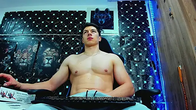 Snapshot of javiersexymann chatting on June 14, 10:55 pm javiersexymann online show from June 14, 10:55 pm