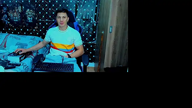 javiersexymann online show from December 4, 11:48 pm