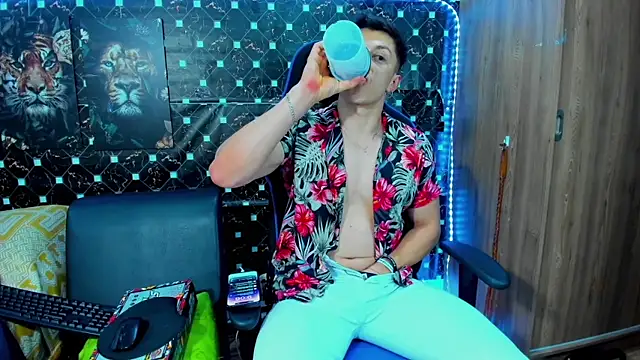 javiersexymann online show from September 29, 2:07 am