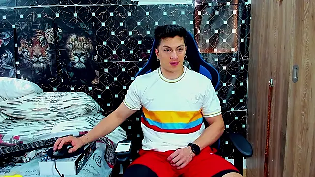 javiersexymann online show from February 25, 8:30 pm