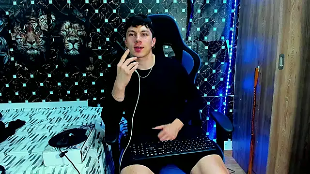 javiersexymann online show from May 25, 2:55 am