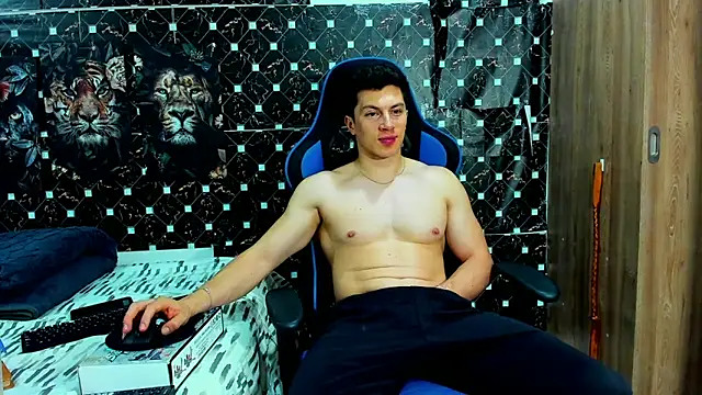 javiersexymann online show from May 15, 5:49 am