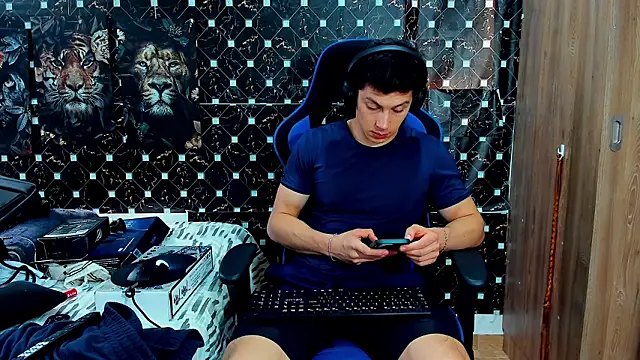 javiersexymann online show from March 20, 8:21 pm