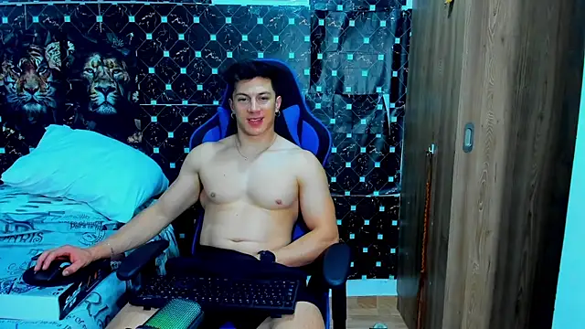 javiersexymann online show from December 16, 5:44 am