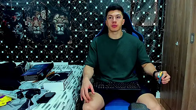 javiersexymann online show from April 10, 9:11 pm