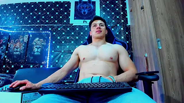 javiersexymann online show from October 7, 9:05 pm