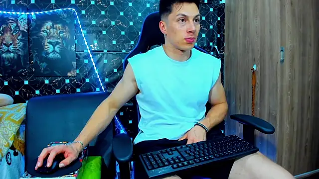 javiersexymann online show from September 23, 5:14 am