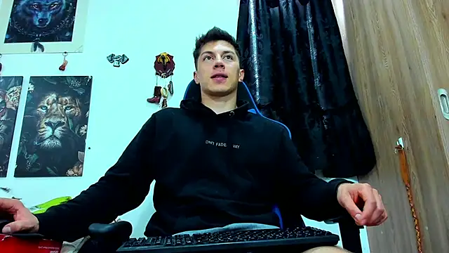 javiersexymann online show from March 18, 7:22 pm