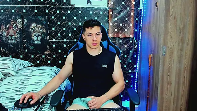 Snapshot of javiersexymann chatting on June 26, 4:46 pm javiersexymann online show from June 26, 4:46 pm