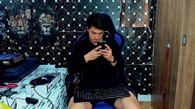 javiersexymann online show from March 27, 8:43 pm