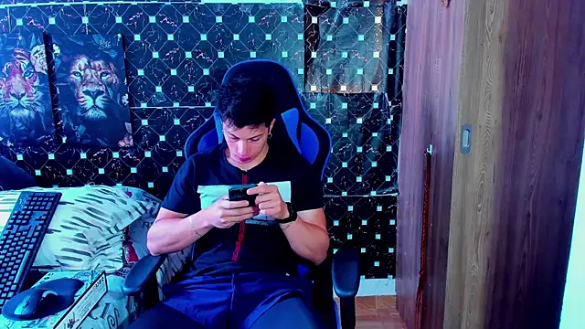 javiersexymann online show from January 8, 5:19 pm