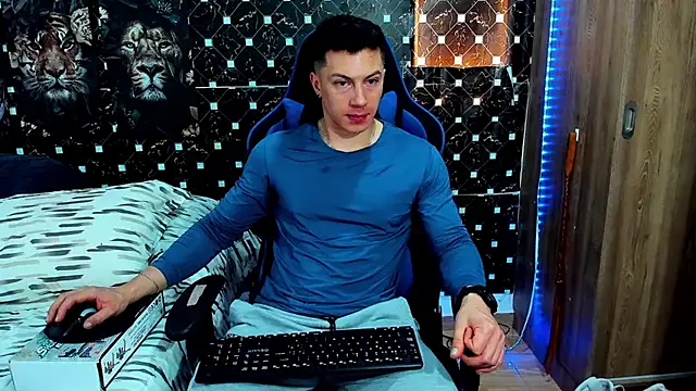 Snapshot of javiersexymann chatting on July 16, 4:48 pm javiersexymann online show from July 16, 4:48 pm