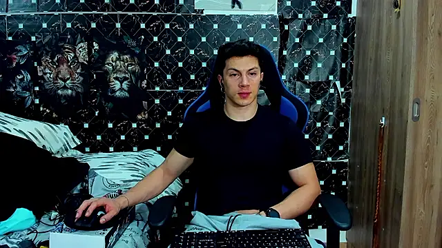 javiersexymann online show from March 5, 5:15 am