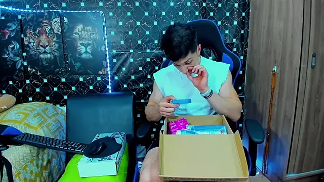 javiersexymann online show from October 2, 9:51 pm