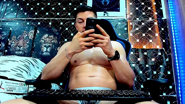 Snapshot of javiersexymann chatting on July 21, 4:41 pm javiersexymann online show from July 21, 4:41 pm
