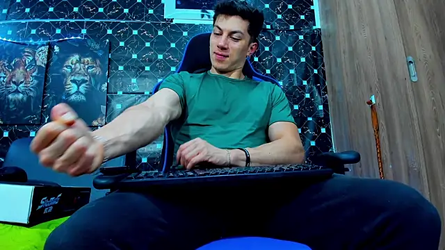 javiersexymann online show from September 9, 11:14 pm