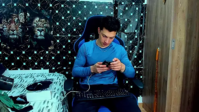 javiersexymann online show from May 10, 12:36 am