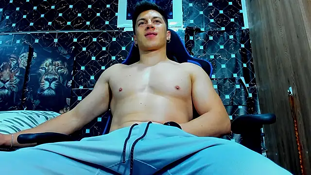 javiersexymann online show from February 18, 5:38 am