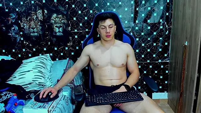 javiersexymann online show from February 5, 11:44 pm