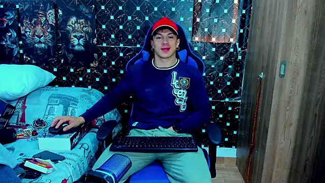 javiersexymann online show from December 15, 5:41 pm