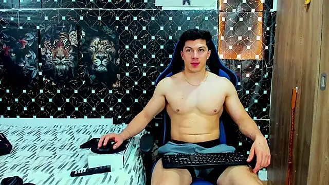 javiersexymann online show from May 18, 4:34 pm