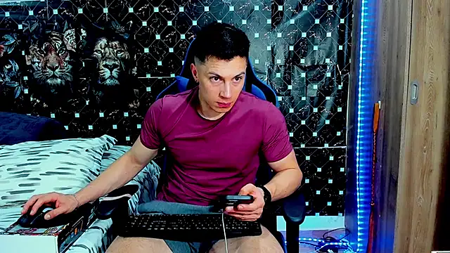 Snapshot of javiersexymann chatting on July 14, 11:00 pm javiersexymann online show from July 14, 11:00 pm