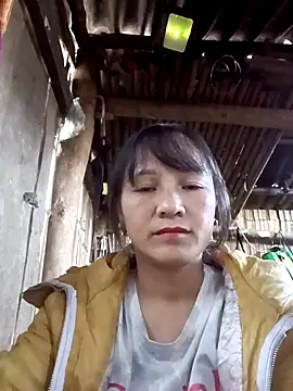 Snapshot of Mini3333 chatting on November 22, 12:43 am Mini3333 online show from November 22, 12:43 am