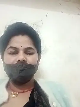 Snapshot of JULEE-740 chatting on December 4, 12:20 am JULEE-740 online show from December 4, 12:20 am